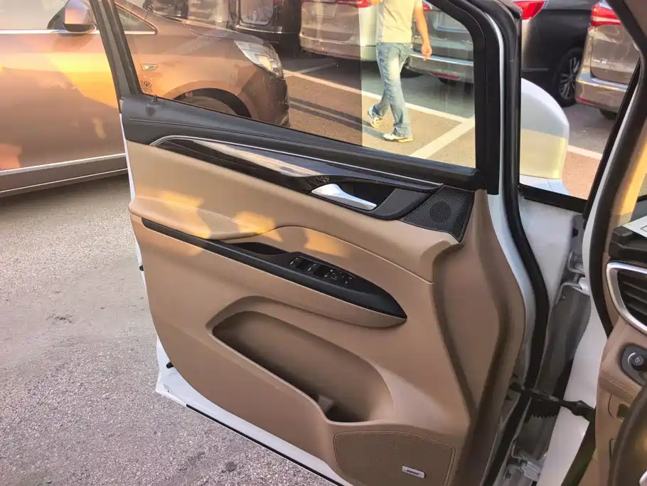 Buick GL8 — миниатюра 7