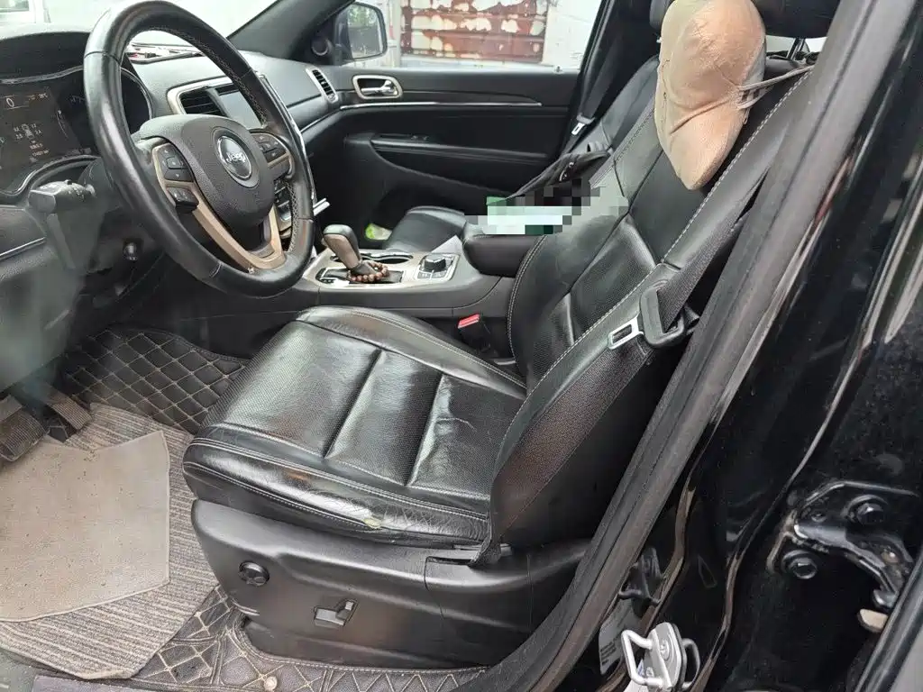 Jeep Grand Cherokee (Import) — миниатюра 8