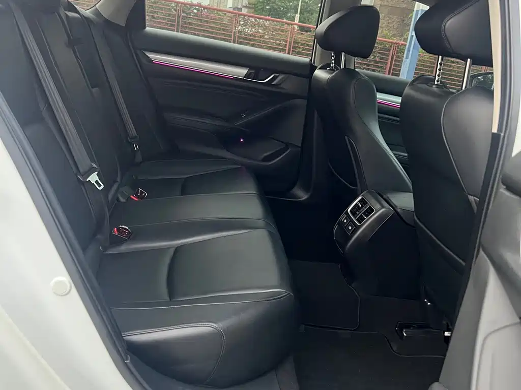 Honda Accord — миниатюра 10