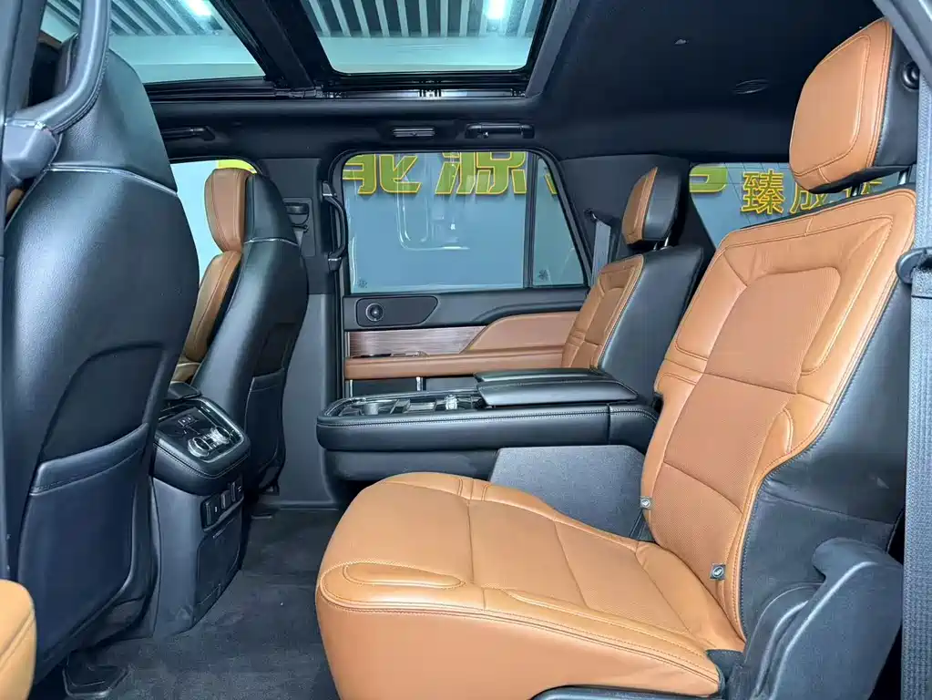 Lincoln Navigator — миниатюра 15
