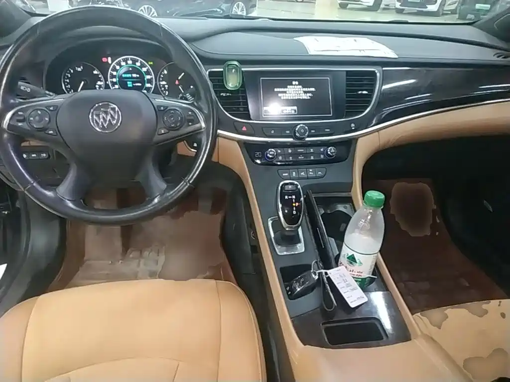 Buick LaCrosse — миниатюра 10