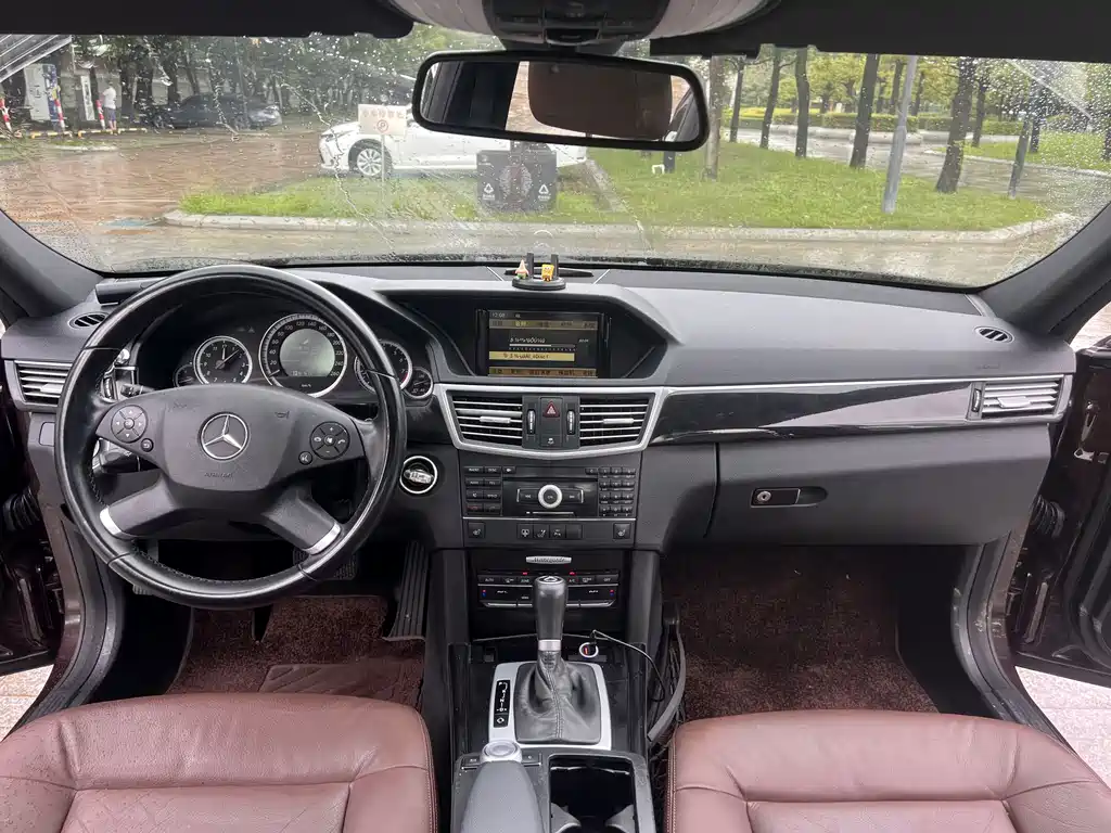 Mercedes-Benz E-Class (Import) — миниатюра 4