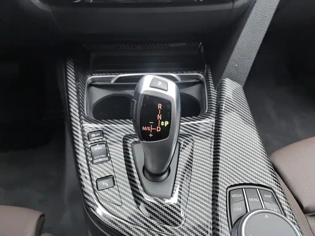 BMW 3 Series — миниатюра 13