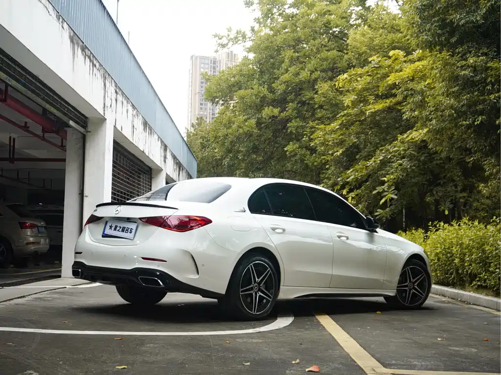 Mercedes-Benz C-Class — миниатюра 6
