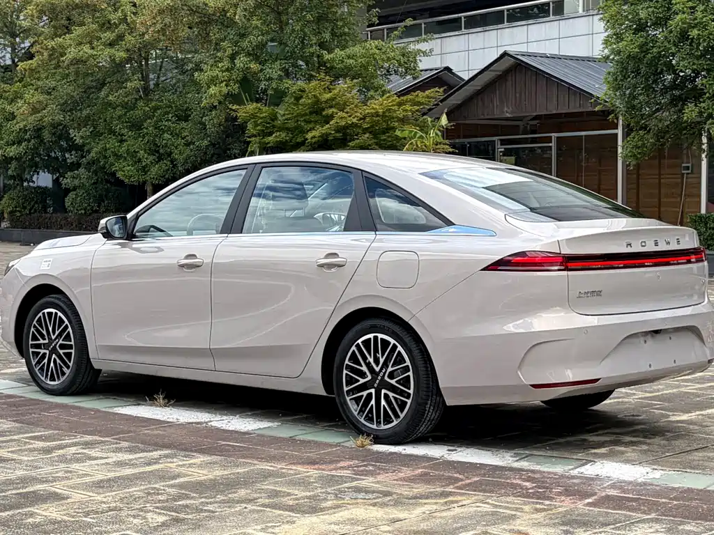 Roewe i6 — миниатюра 6