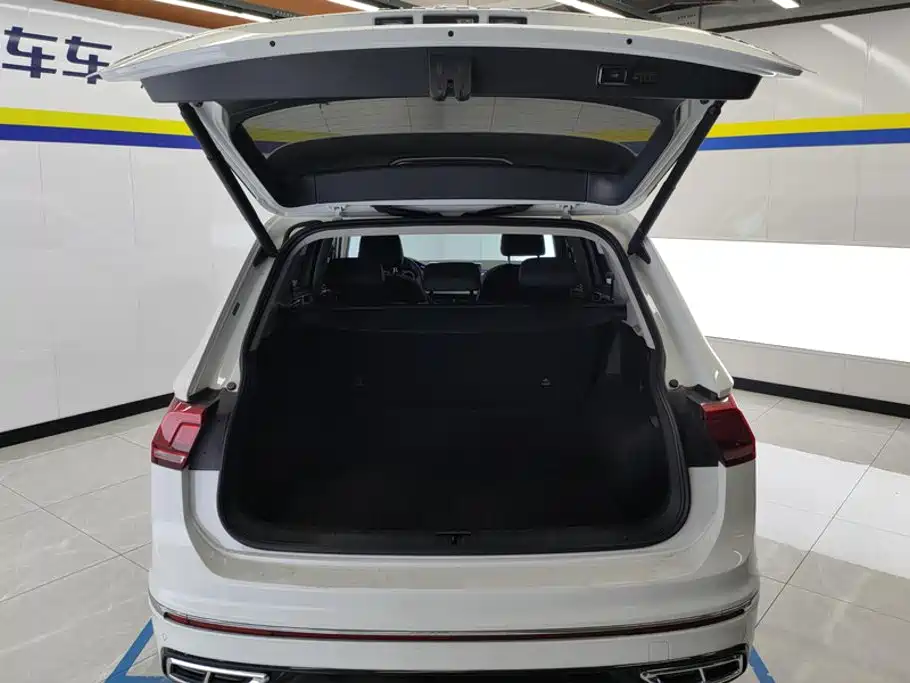 Volkswagen Tiguan L — миниатюра 4