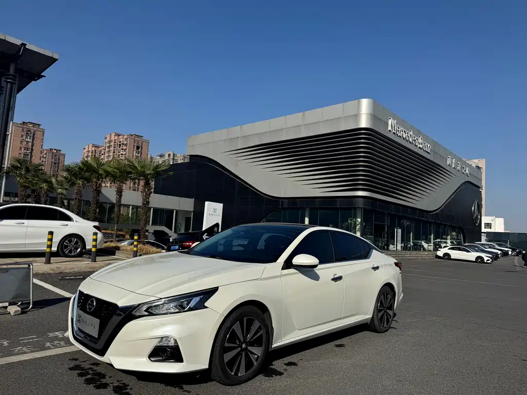 Nissan Teana 2022