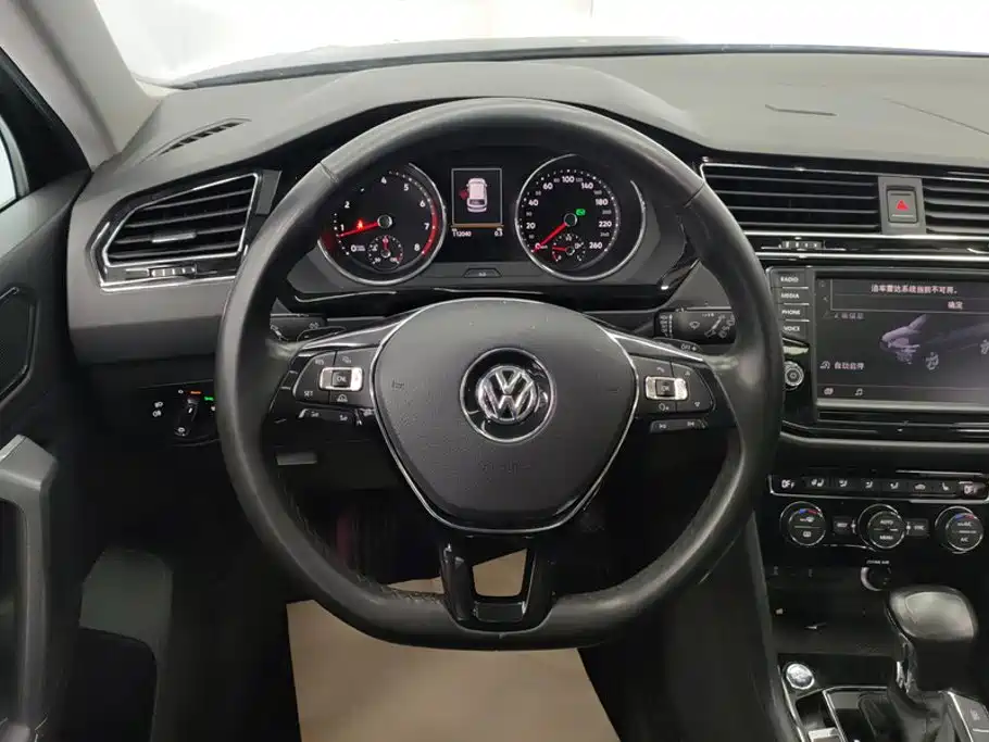 Volkswagen Tiguan L — миниатюра 15