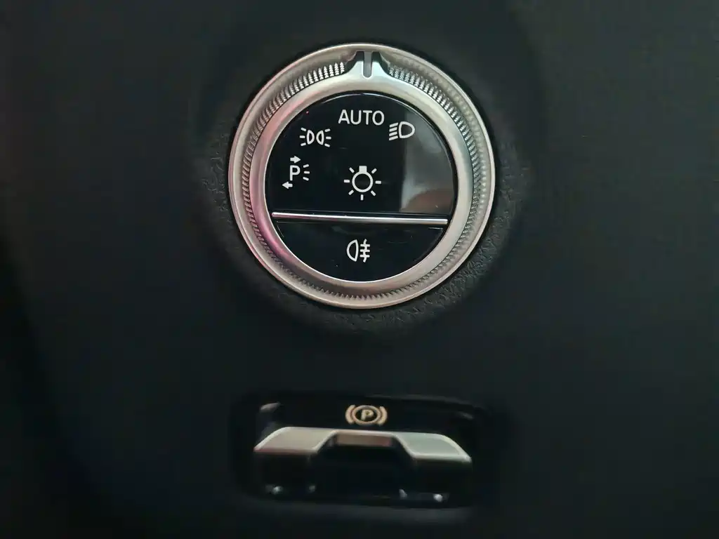 Mercedes-Benz C-Class — миниатюра 24