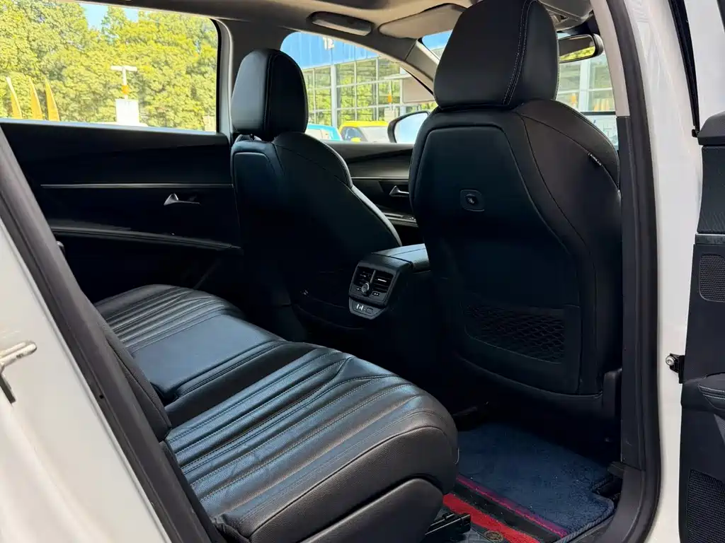 Peugeot 5008 — миниатюра 8