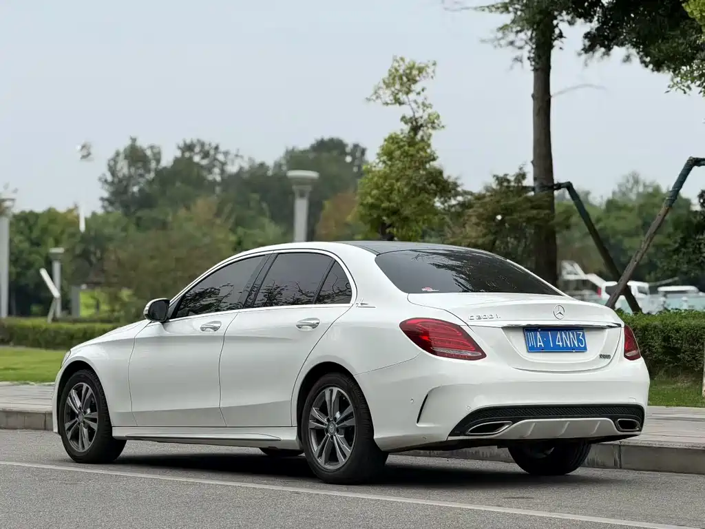 Mercedes-Benz C-Class — миниатюра 8
