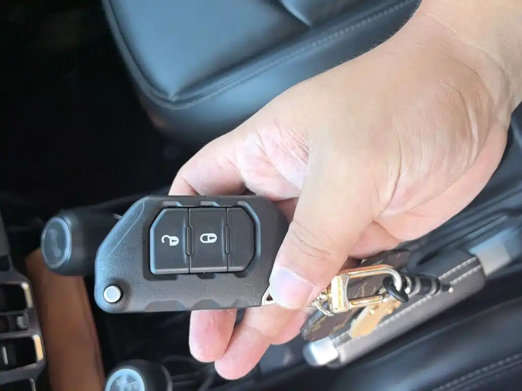 Jeep Wrangler PHEV — миниатюра 9