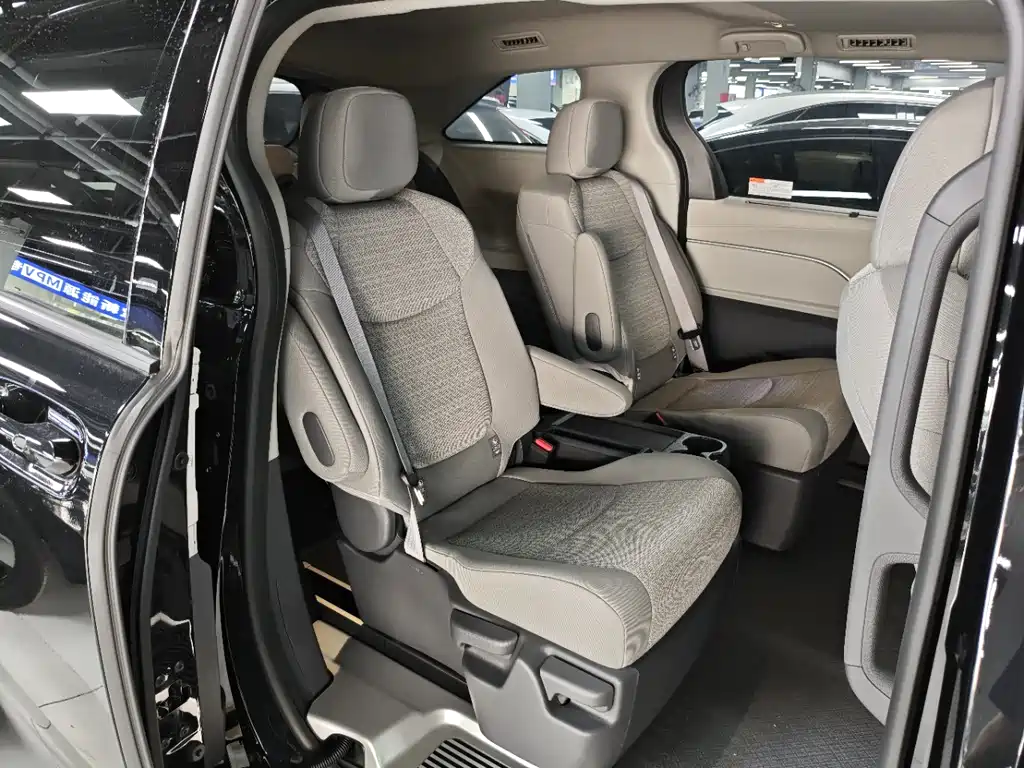 Toyota Sienna 2026 2.5L Comfort