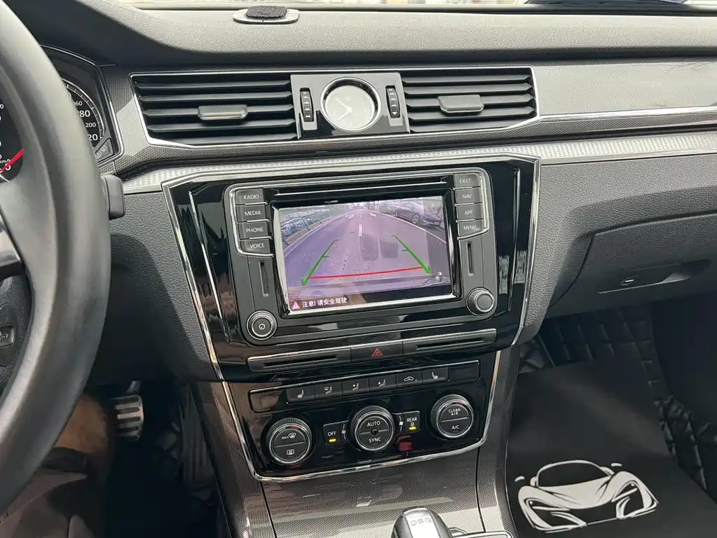 Volkswagen Passat 2017 330TSI DSG