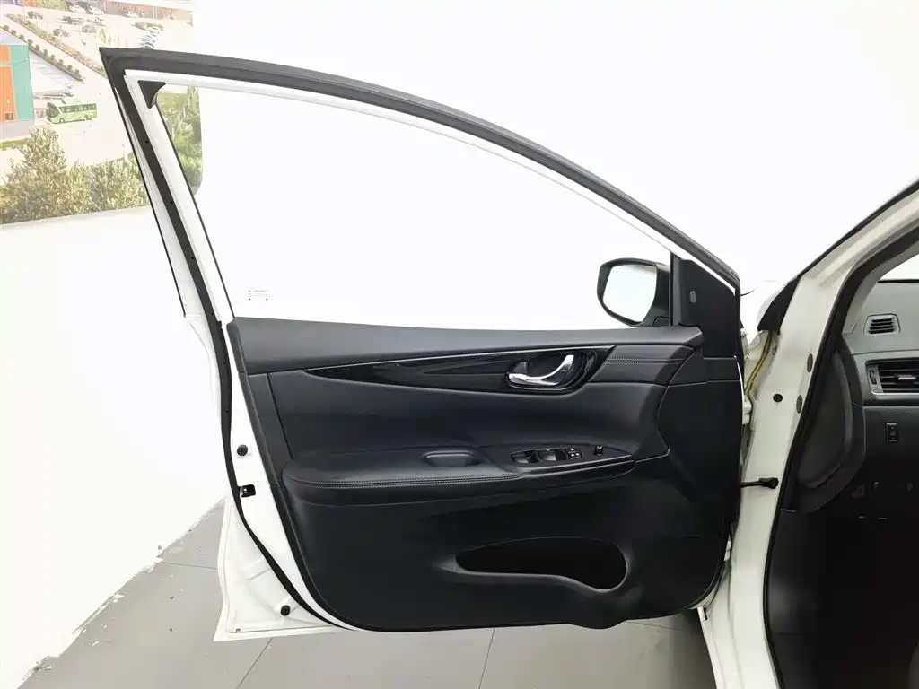 Nissan Tiida 2021 1.6L CVT