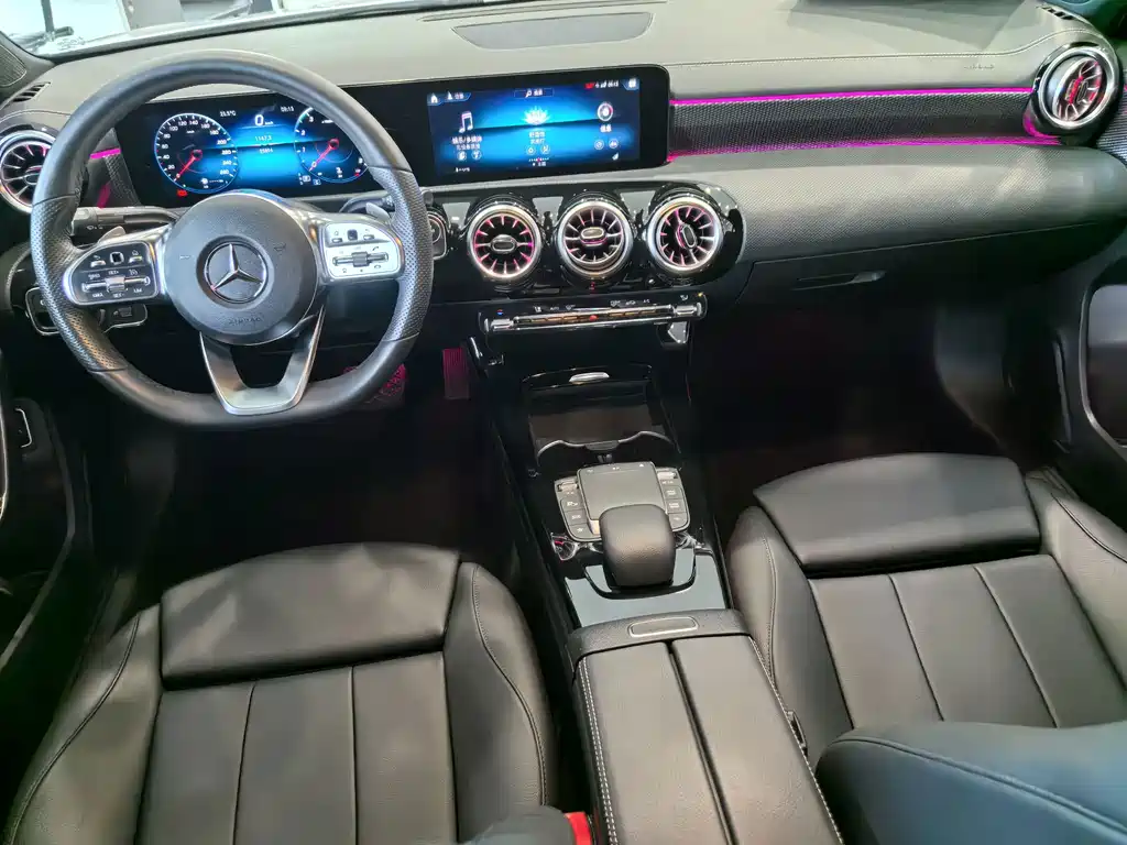 Mercedes-Benz A-Class — миниатюра 7