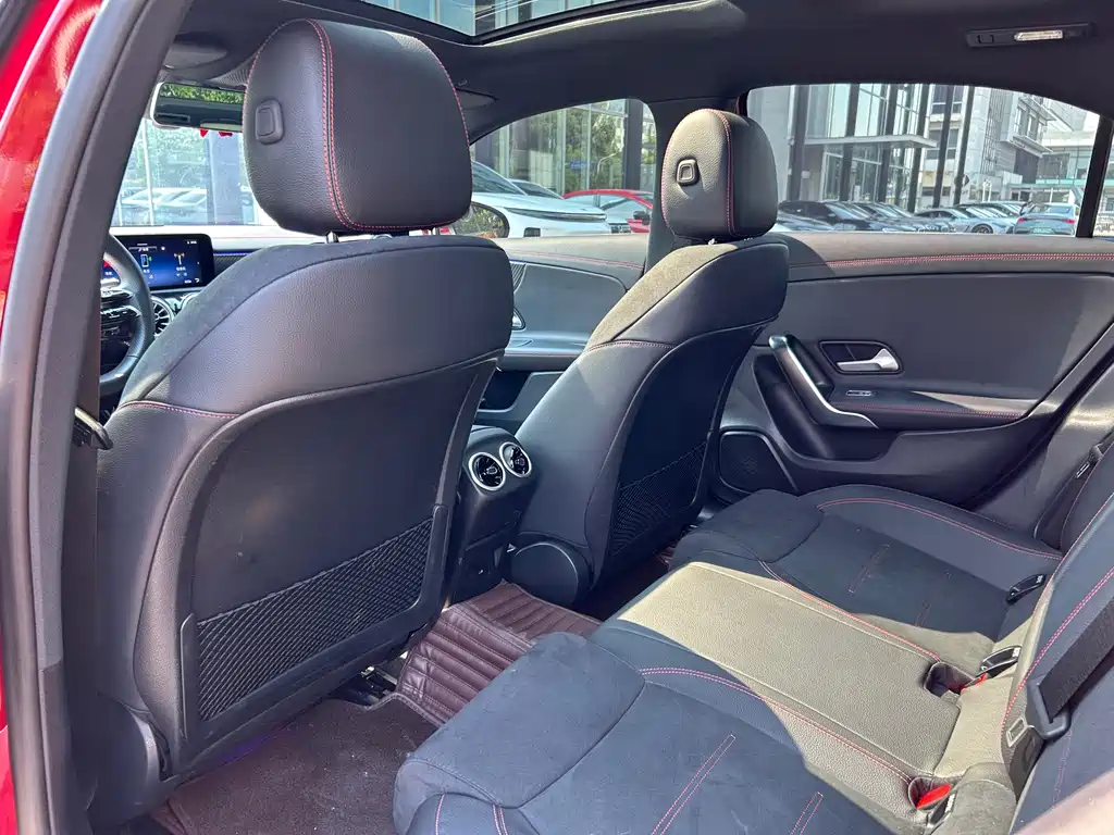 Mercedes-Benz A-Class — миниатюра 6