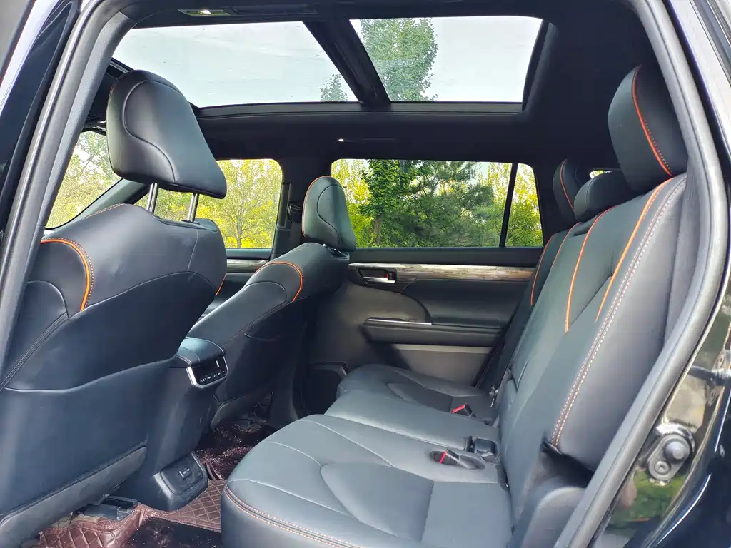 Toyota Crown Kluger — миниатюра 8