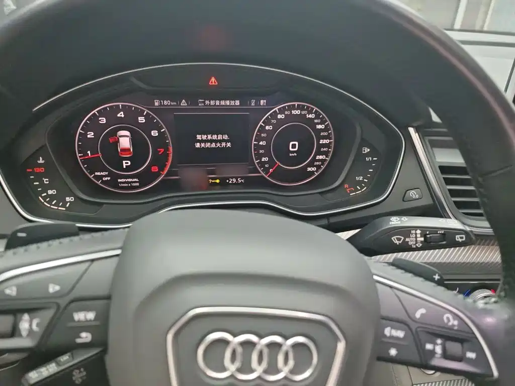 Audi Q5L — миниатюра 5