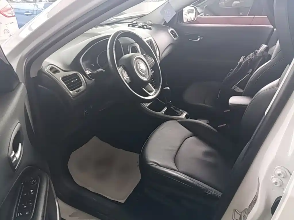 Jeep Compass — миниатюра 16