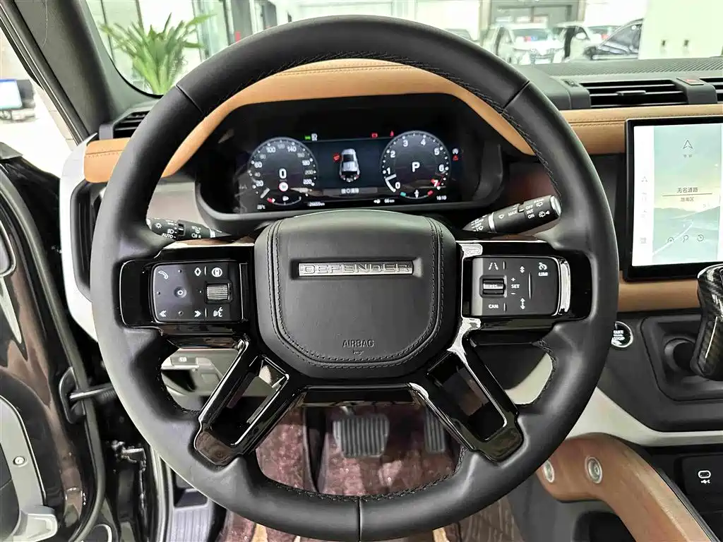 Land Rover Defender — миниатюра 9
