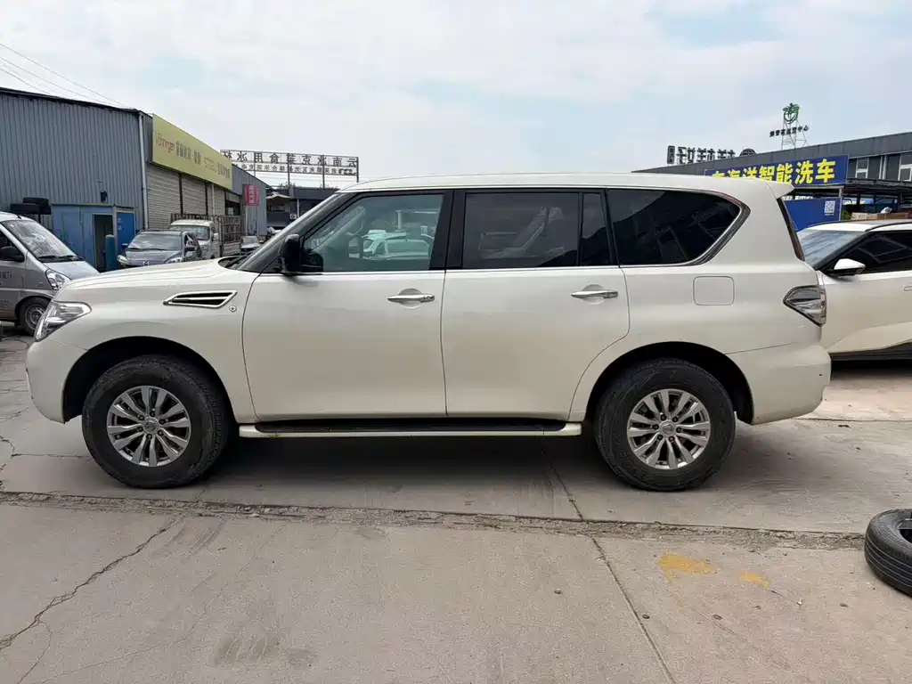 Nissan Patrol — миниатюра 4