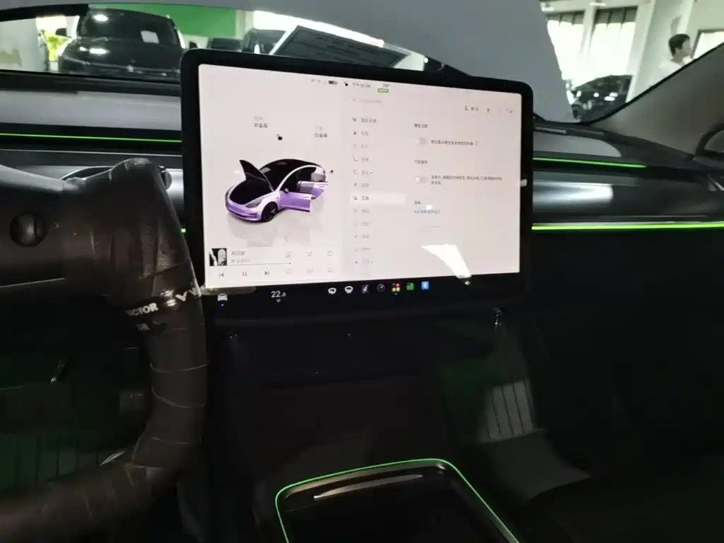 Tesla Model 3 — миниатюра 13
