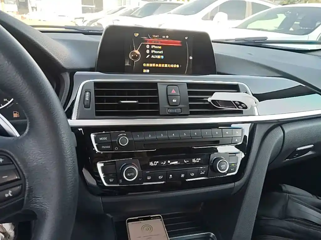 BMW 3 Series — миниатюра 13