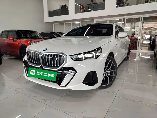 2025 BMW i5