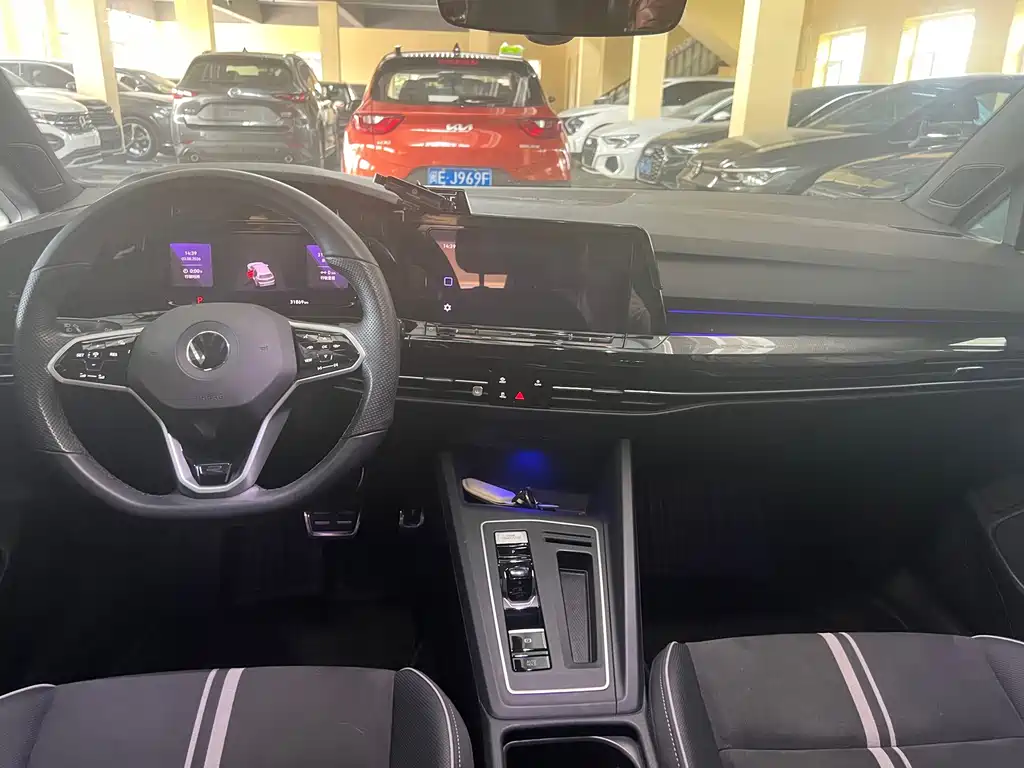 Volkswagen Golf — миниатюра 11