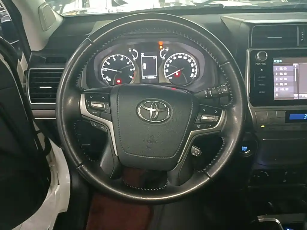 Toyota Prado — миниатюра 11