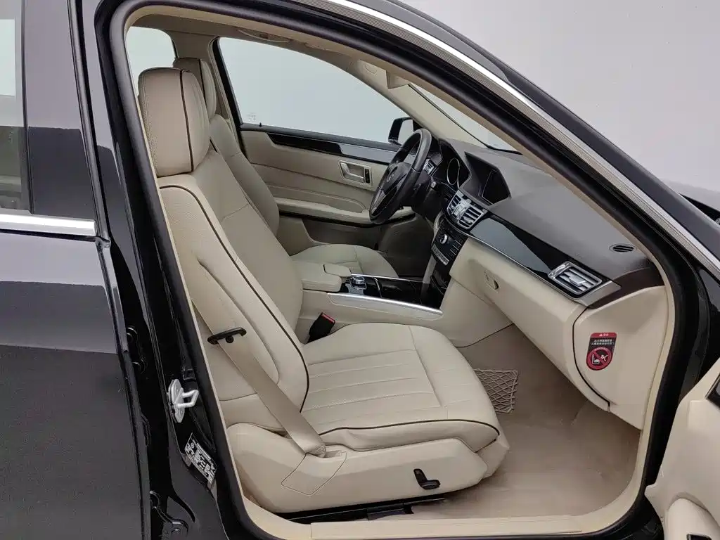Mercedes-Benz E-Class — миниатюра 23