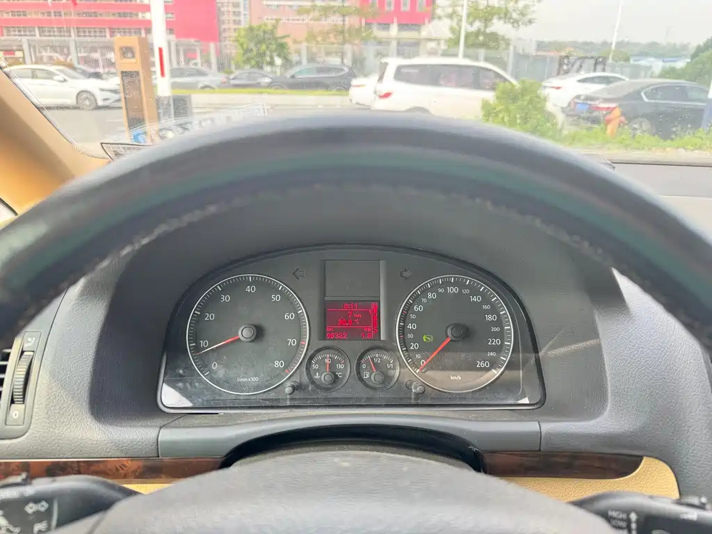 Volkswagen Touran — миниатюра 41