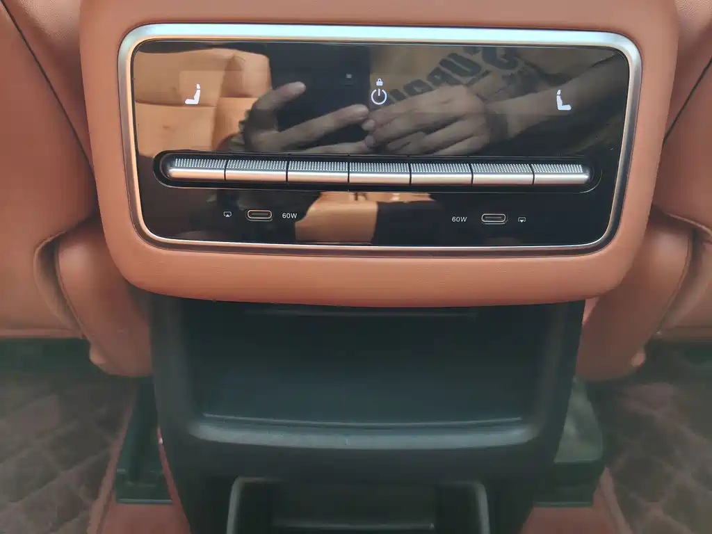 Li Auto Li L8 — миниатюра 19