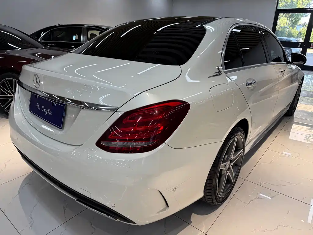 Mercedes-Benz C-Class — миниатюра 3