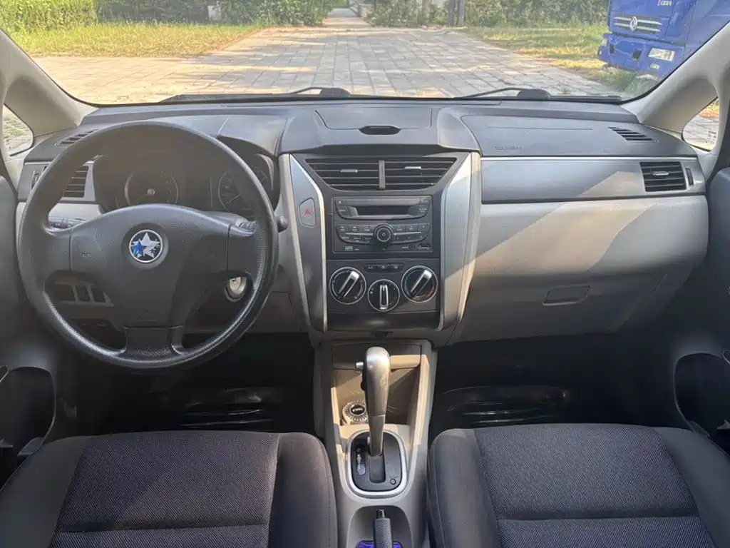 Venucia R50 — миниатюра 14