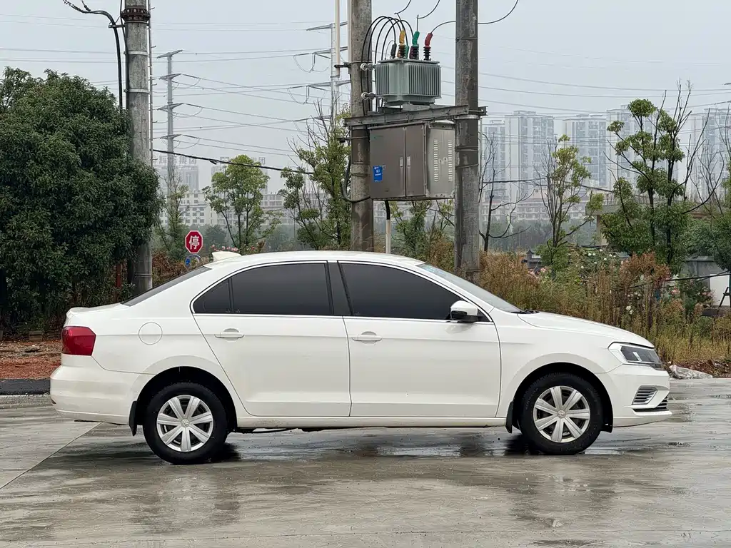 Volkswagen Jetta — миниатюра 11