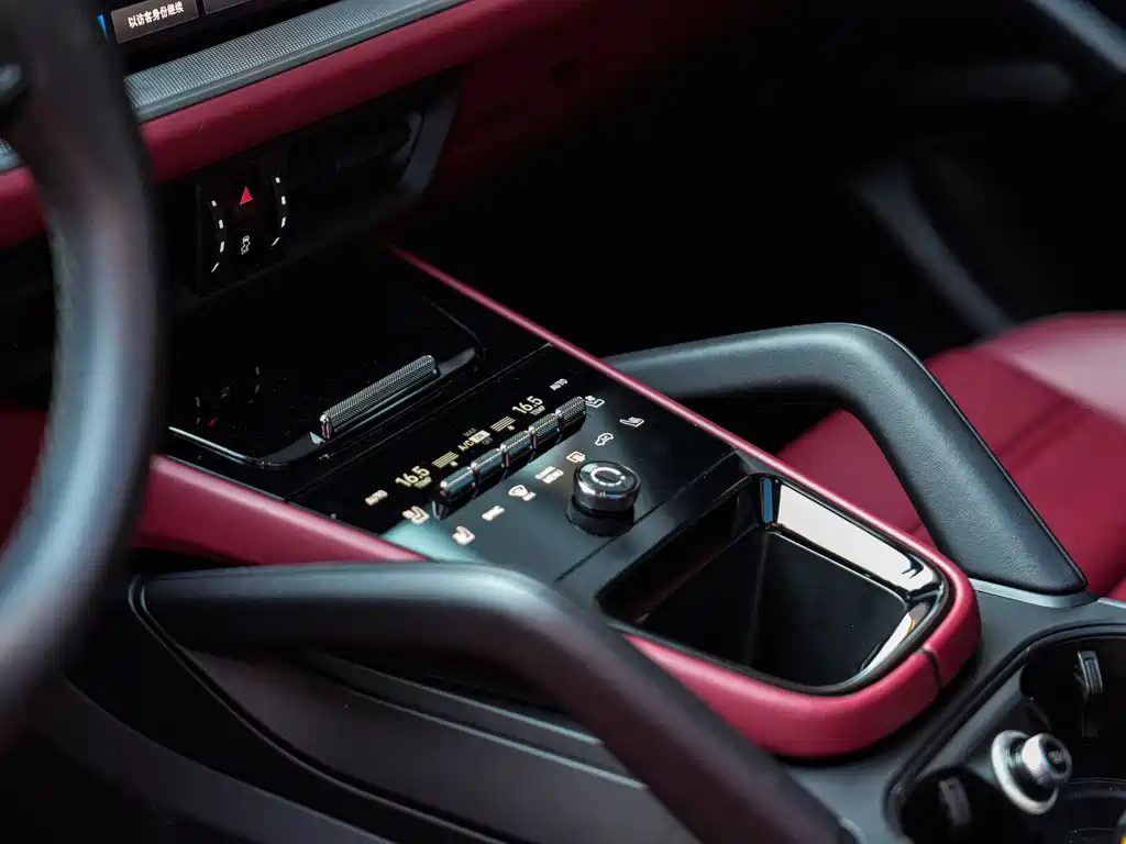 Porsche Cayenne — миниатюра 17