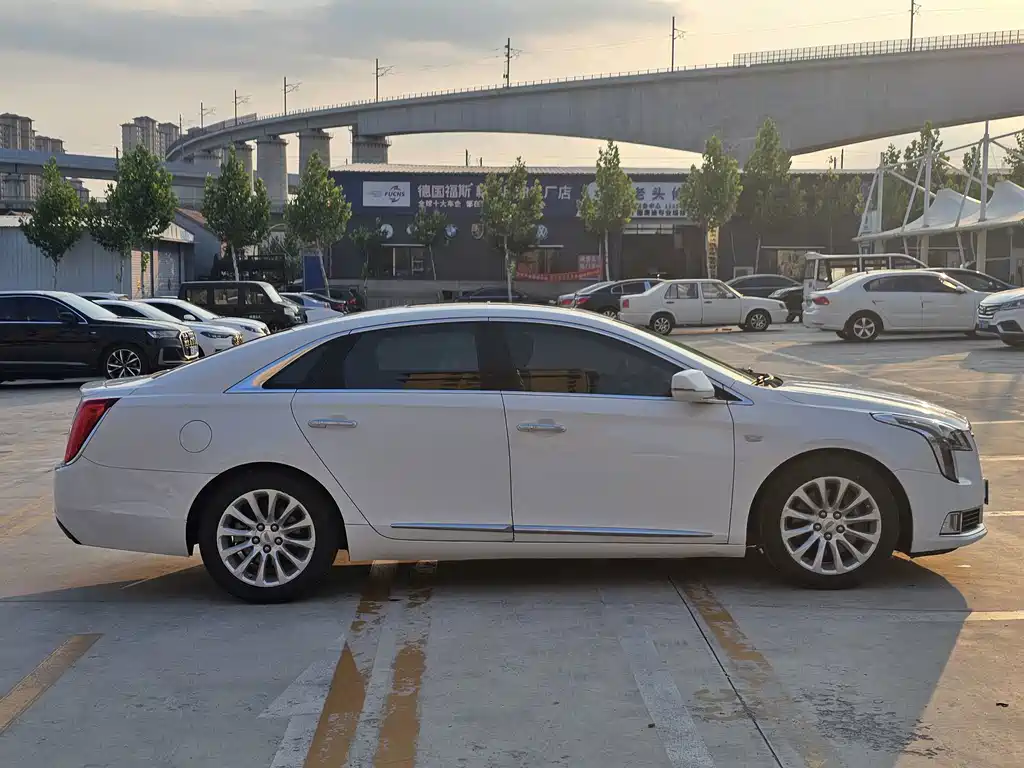 Cadillac XTS — миниатюра 8
