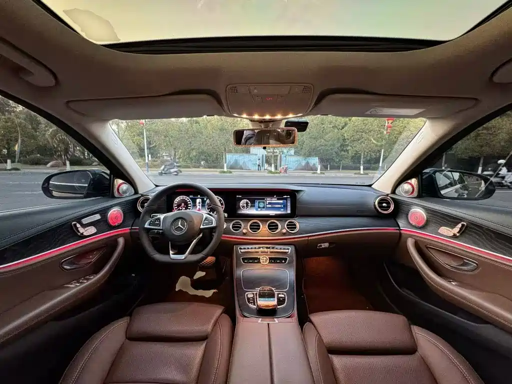 Mercedes-Benz E-Class — миниатюра 6