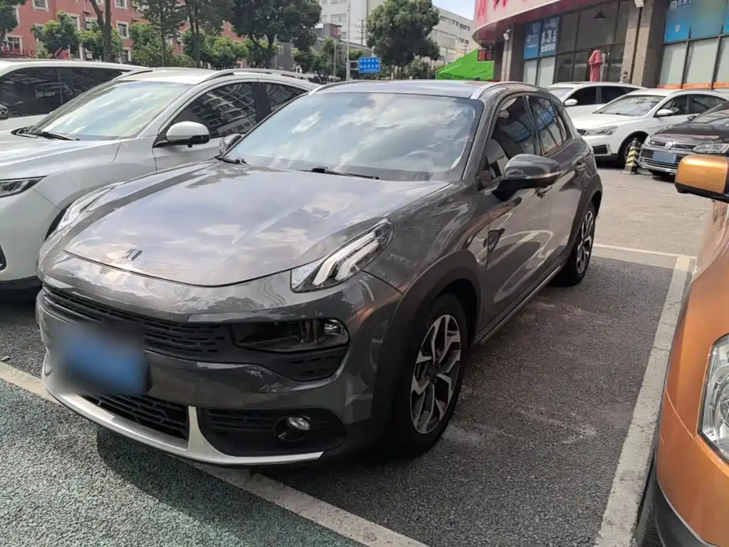 Lynk & Co 02