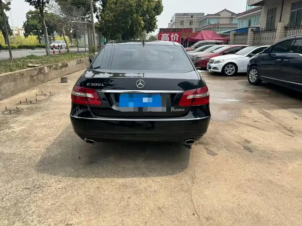 Mercedes-Benz E-Class — миниатюра 4