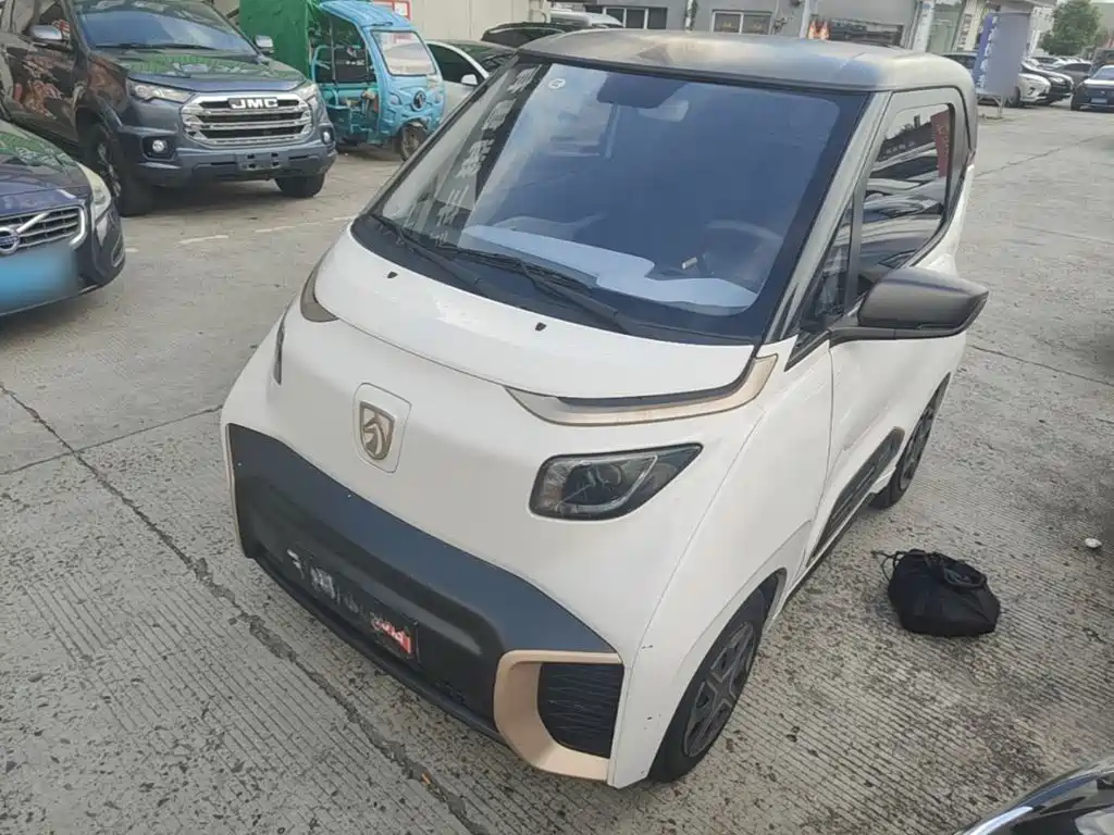 Baojun E200