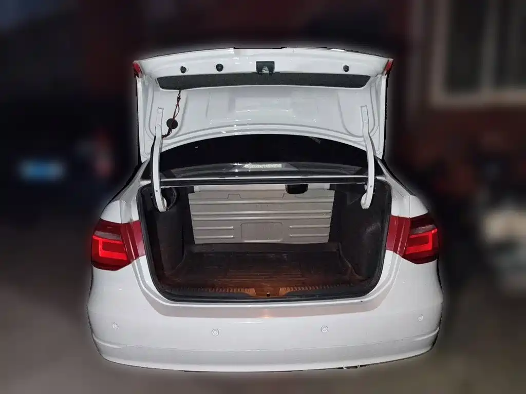 Volkswagen Jetta — миниатюра 15