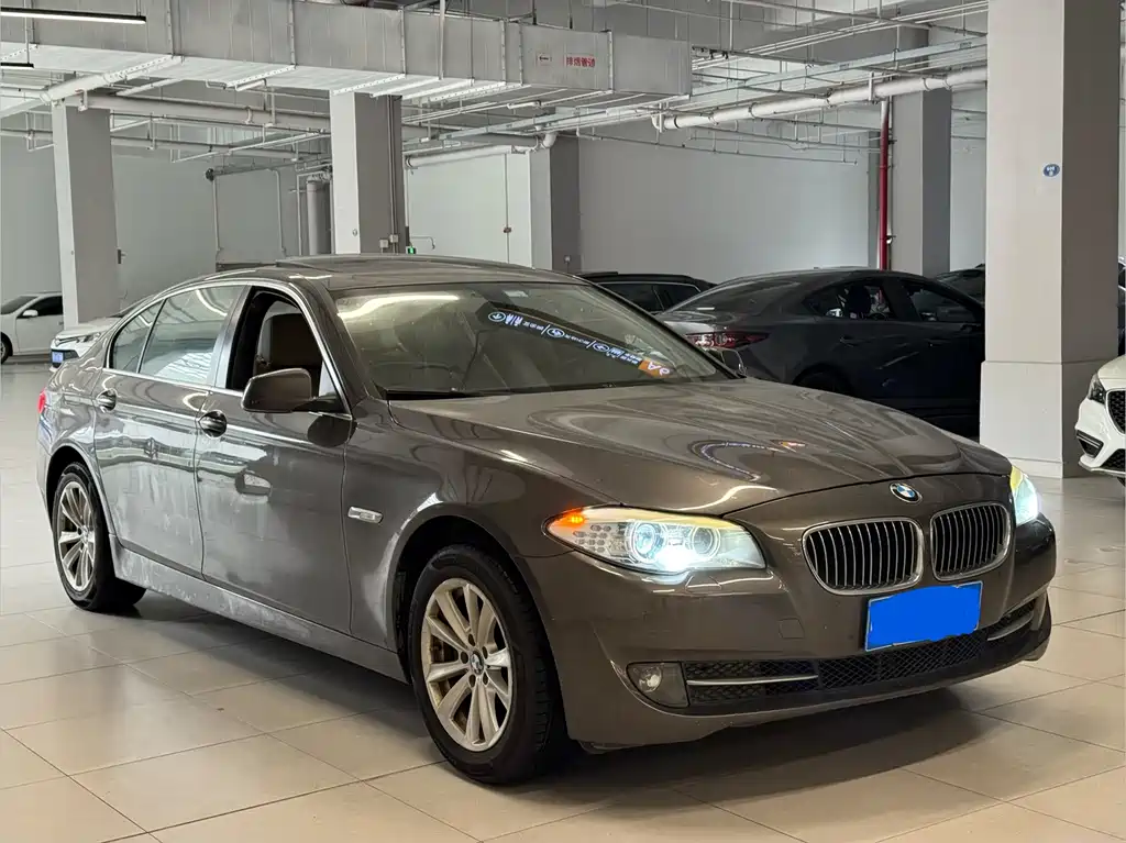 BMW 5 Series — миниатюра 3