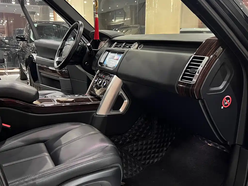 Land Rover Range Rover — миниатюра 17