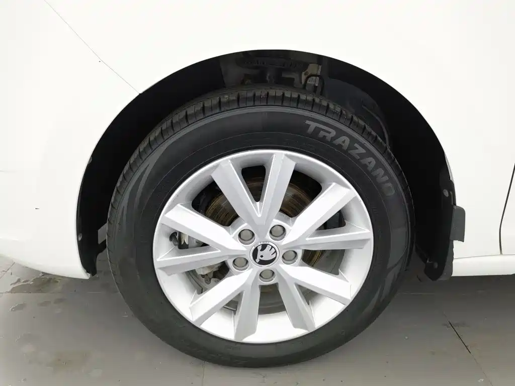 Skoda Rapid — миниатюра 17
