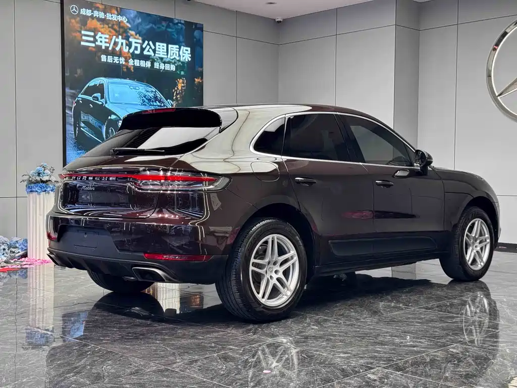 Porsche Macan — миниатюра 7