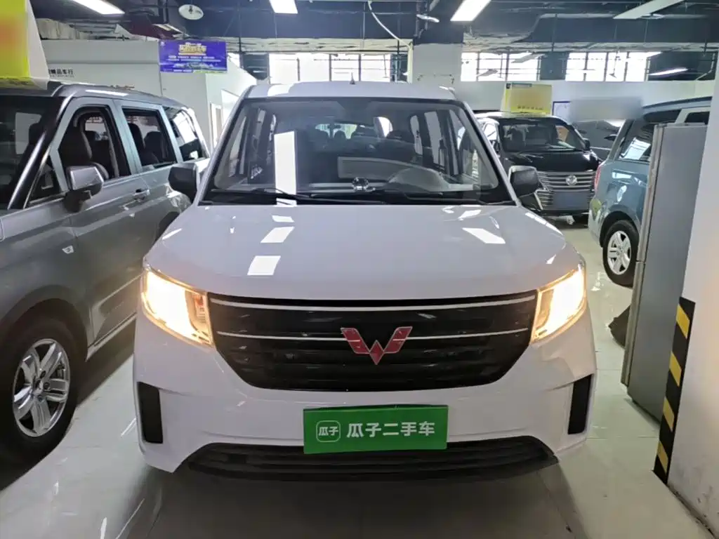 Wuling Hongguang PLUS — миниатюра 3