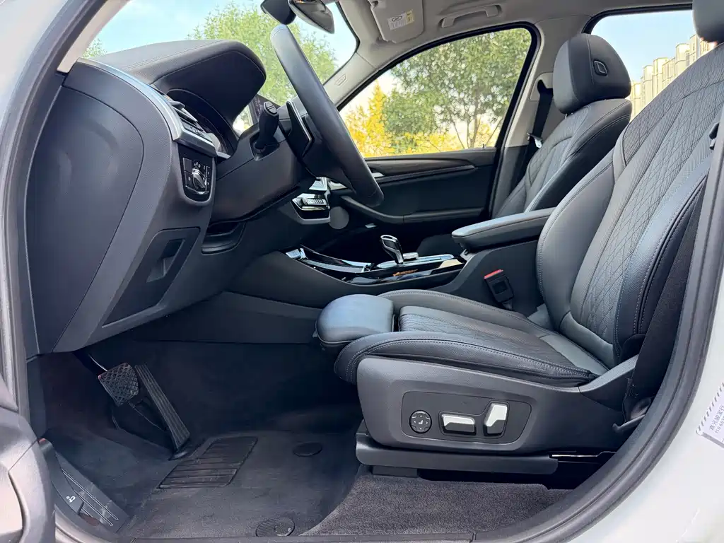 BMW X3 — миниатюра 13